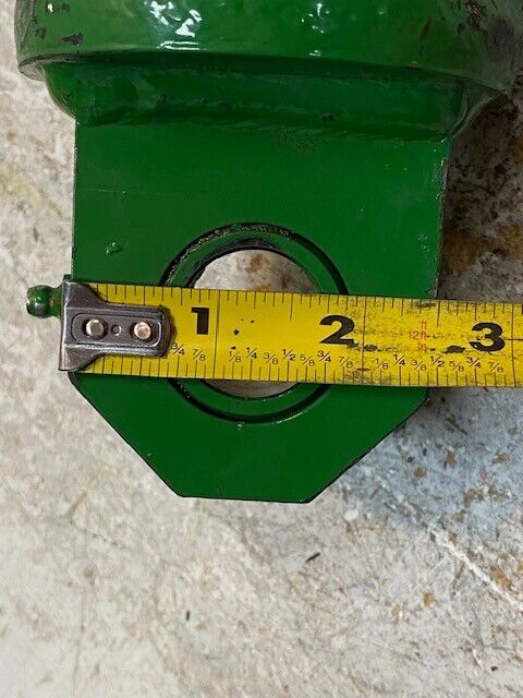 Hydraulic Cylinder Green 20-1/2" Long 3-3/4" End 26mm Bore 2-1/2" End 26mm Bore