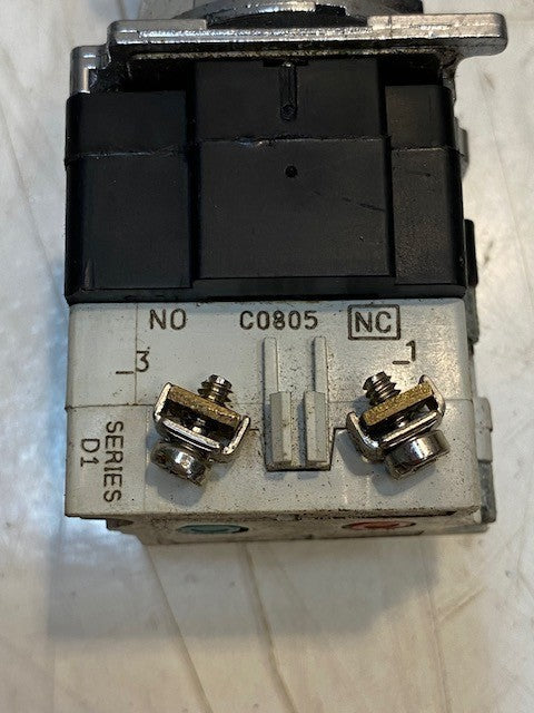 Eaton Cutler-Hammer Emergency Stop Push Button 120V Resistor Lamp 120MB C0805