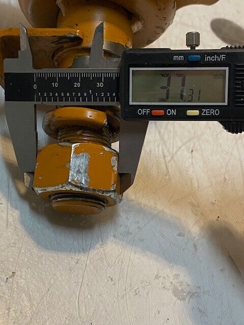 Hydraulic Motor 12126 | 9" L 6" W 37mm Hex Nut 11mm Bolt Holes