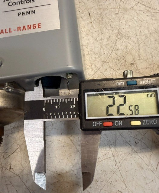 Johnson Controls P70AB-2C Single-Pole Low-Pressure Control Switch With Hardware