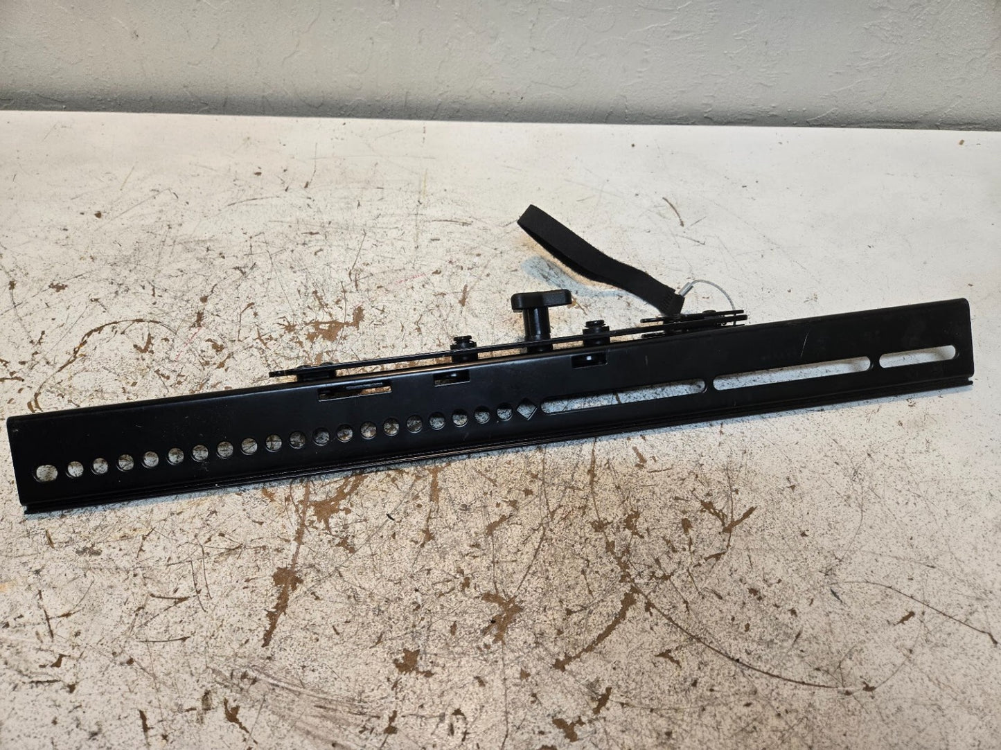 Chief Mfg Tilting TV Wall Mount for MTA1U