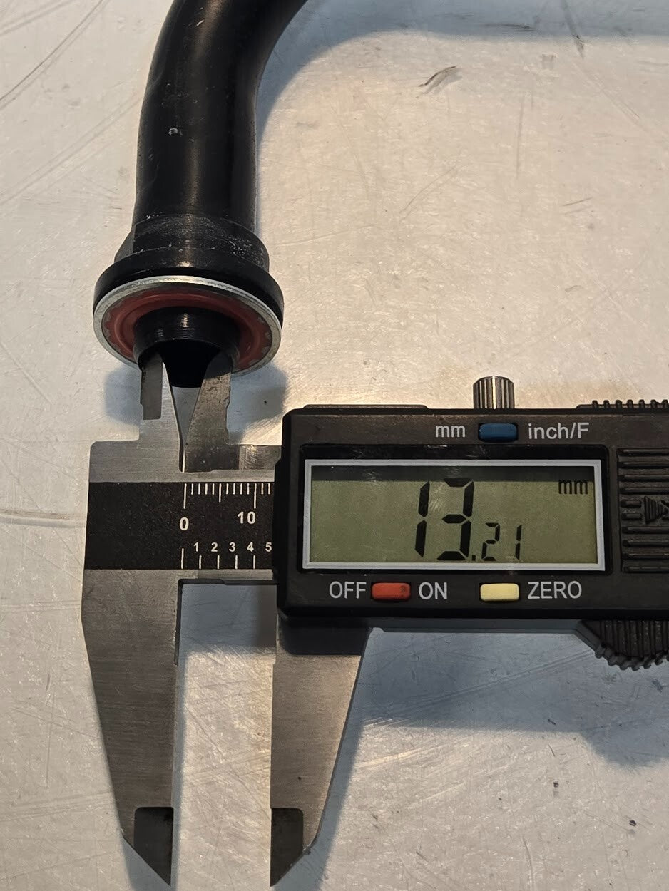 AC Compressor Hose A22-68218-000 for Freightliner | 18" Hose 30" Long 3/4" ID