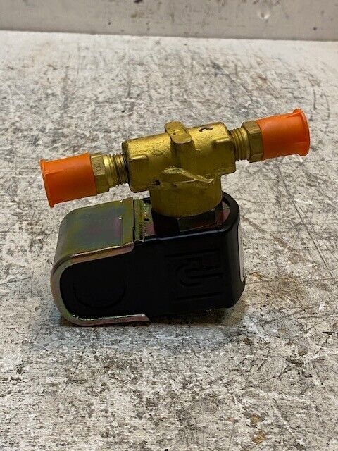 Parker Carrier Solenoid Valve EF11BZ122 | 3/8 SAE Volts 24/60 Watts 6.5