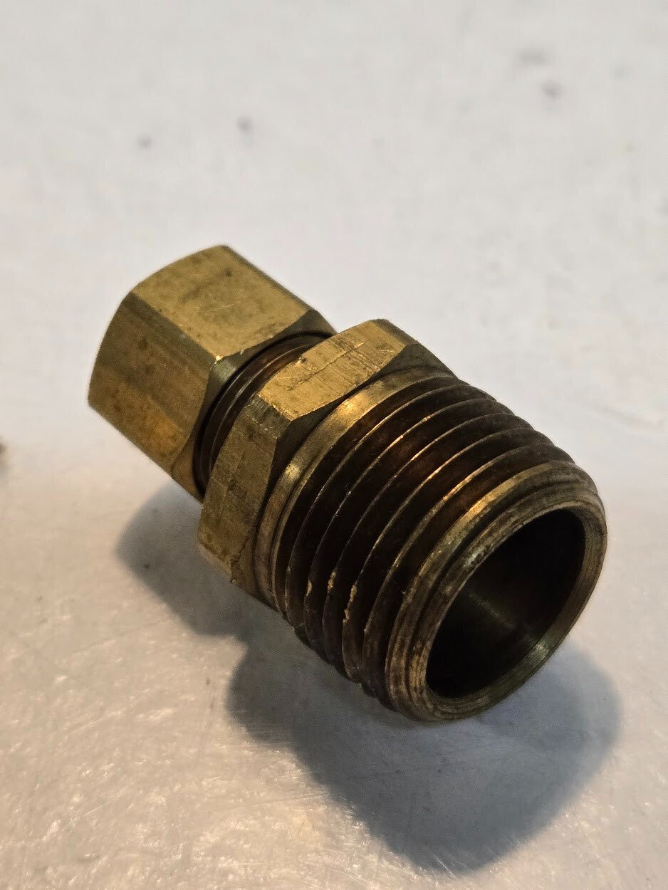 10 Quantity of 3/8" Compression x 1/2" MPT Fittings 00068-0608 (10 Quantity)