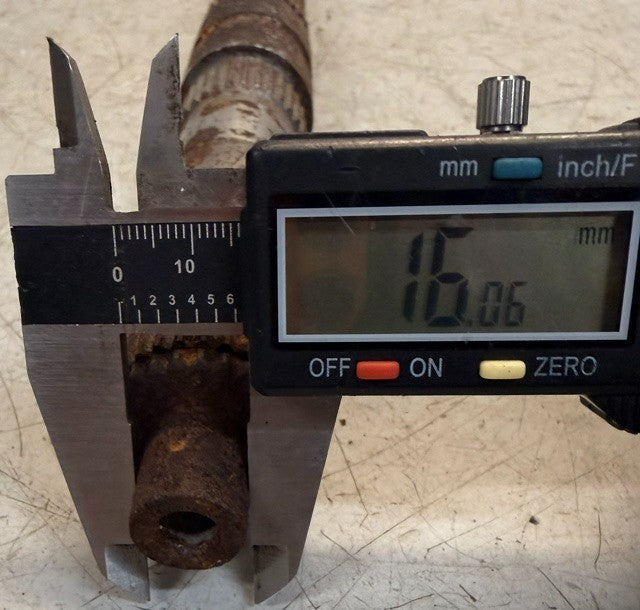 Splined Metal Drive Shaft 27" Steel Power Transmission Mechanical Assembly