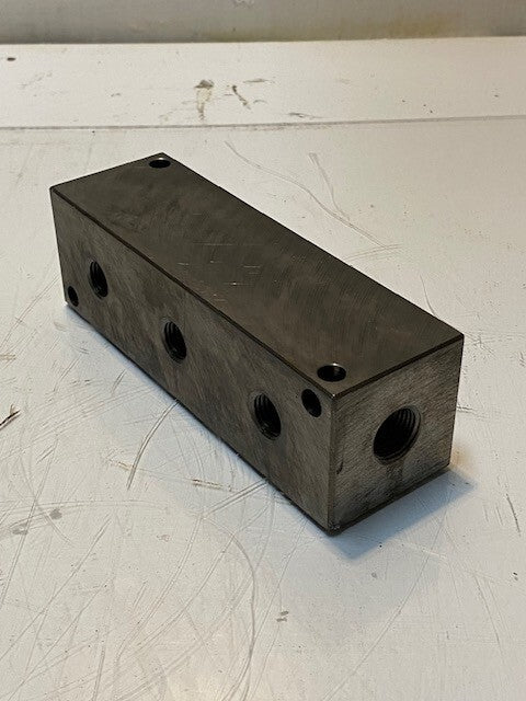 Daman Hydraulic Manifold Block 0212 DH1800304P 5-1/2" x 1-11/16" 11mm Top Holes