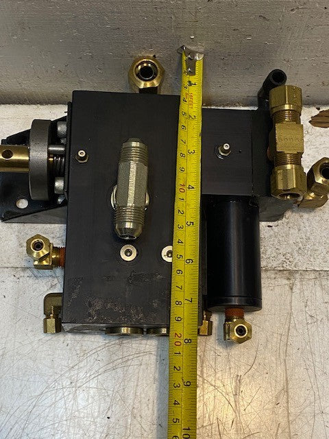 Hydraulic Semi-Trailer Master Valve 8" L x 10" W x 4-1/2" H