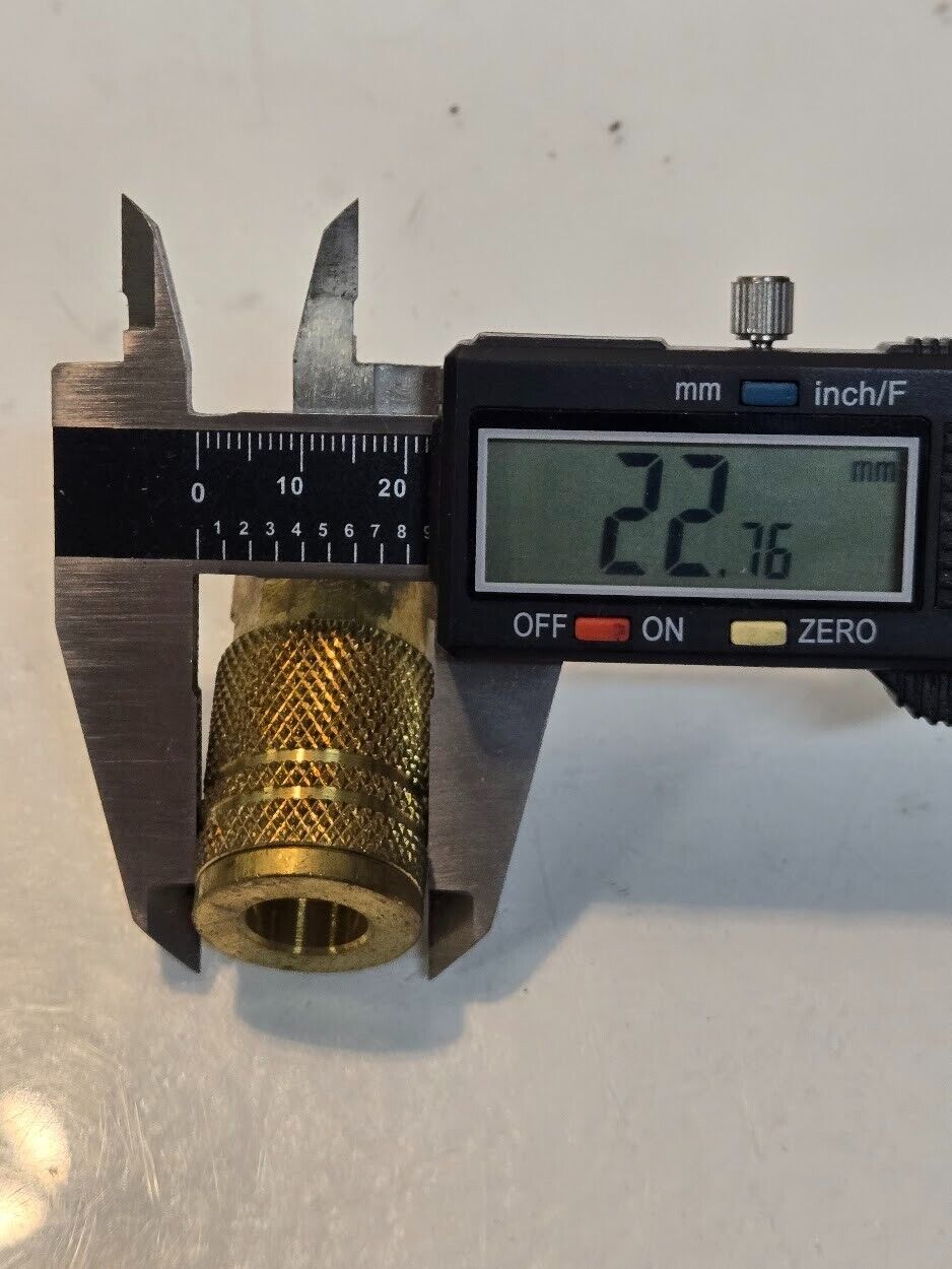 9 Quantity of Amflo C280B 1/4" Quick Change Couplings 1/4" FNPT Brass (9 Qty)