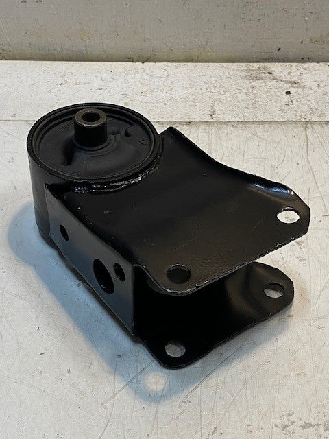 Engine Mount 11321-40U00 | 8866 | 8-1/4" Long 5" Wide 3-1/4" Thick 12mm Bore