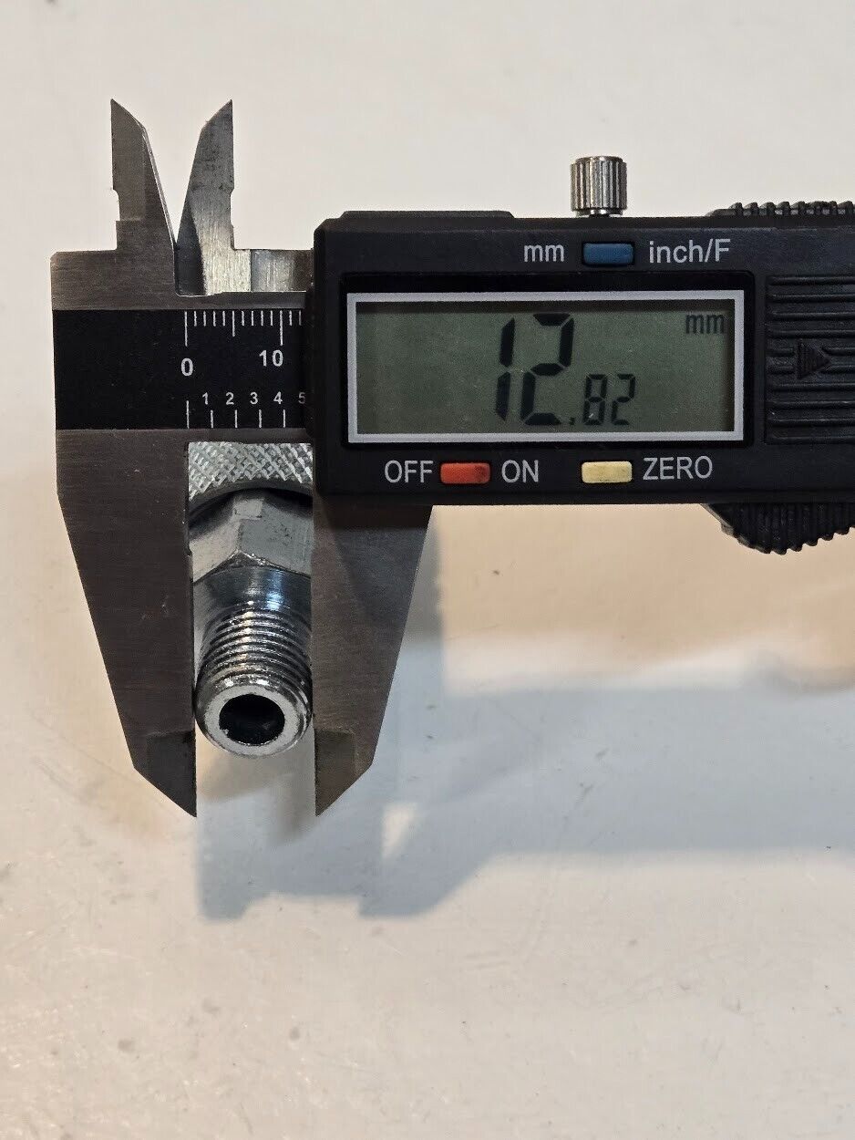 13 Quantity of Amflo C25-02 3/8" Quick Connect Couplers 1/4" NPT (13 Quantity)
