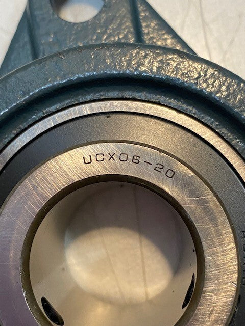 AMI 2-Bolt Bearing Flange Block FT207 Insert Bearing UCX06-20 | 31mm Bore