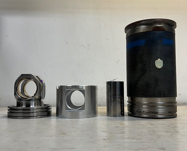 Detroit Series 60 Piston Kit Cylinder Liner, 23523392, 23521803, 23521649