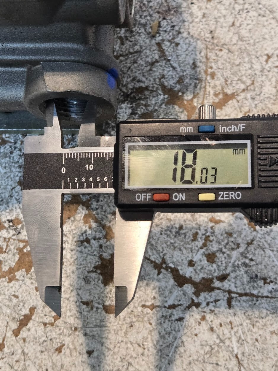 Bendix 109002 R-12P Pilot Relay Valve with 296010 Bracket | 909828