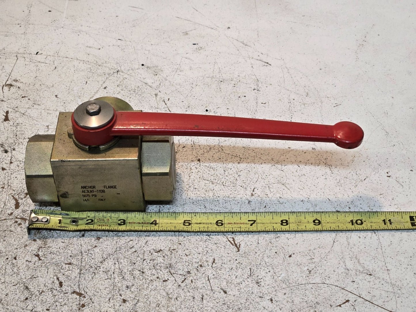 Anchor Flange 3-Way Block Body Threaded Valve AE3LN1-11DB | 5075 PSI