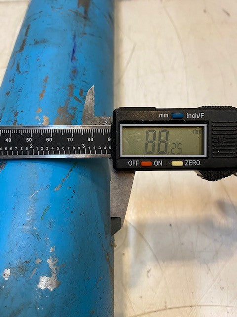 Hydraulic Cylinder 56272-B675 | 25mm Bore 31" Long 88mm OD