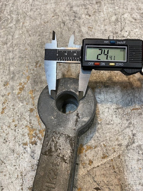 Clevis End CMI 6-1/2" Long 17mm Thread 24mm Bore