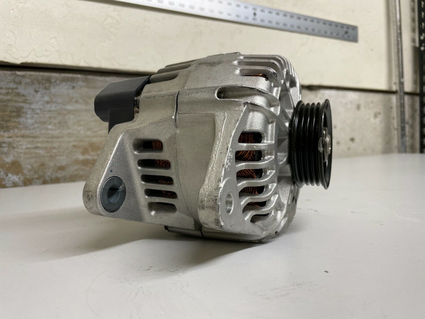 Hyundai Remanufactured Alternator 37300-38400R DAMAGED