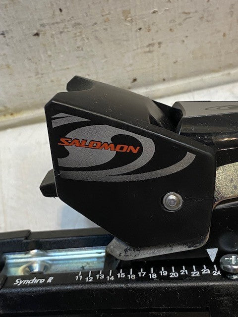 Salomon 500 Synchro R Ski Binding Set Black Toe Pieces, Heel Pieces & Brakes