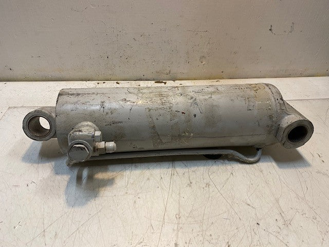 Hydraulic Cylinder 557384 | 30S97 | 900 | 32mm Bore 18-1/4" L 8" W 4-1/2" Dia.