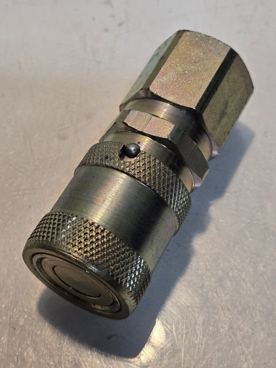 Aeroquip FD49 Series 3/8" Flat Face Female Coupler 1/2" NPT Hose Connector