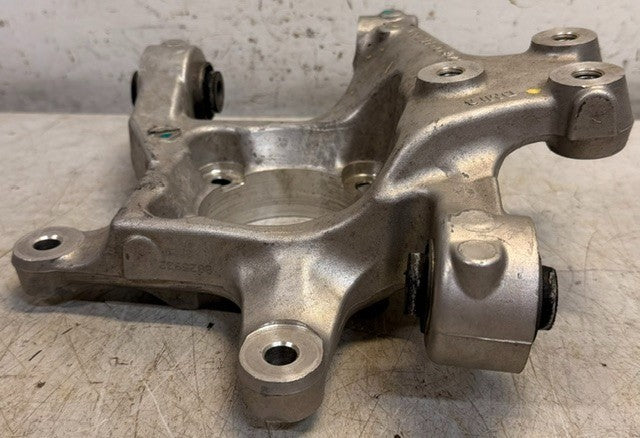 Right Rear Suspension Knuckle CK-211-00-400R Steering Hub Wheel Carrier Assembly
