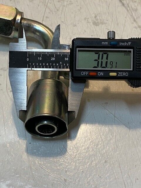 6 Quantity of Hose Fittings 12mm ID Top 12mm ID Bottom 31mm OD (6 Quantity)