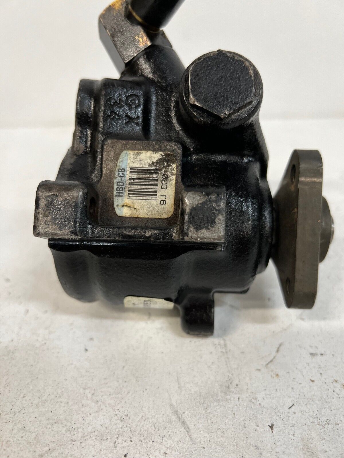 Power Steering Pump F33C | C-79 | CX34 | 9J D30 12