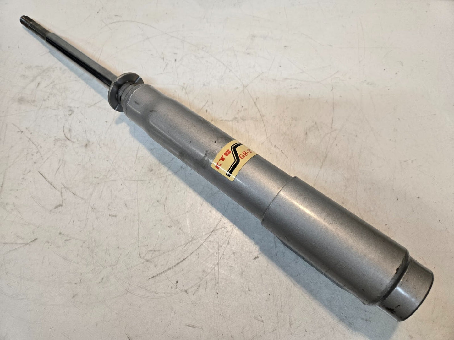 KYB GR-2 Gas Strut 235005 | YG31 | 25" Overall Length | 15.9 mm Threaded End
