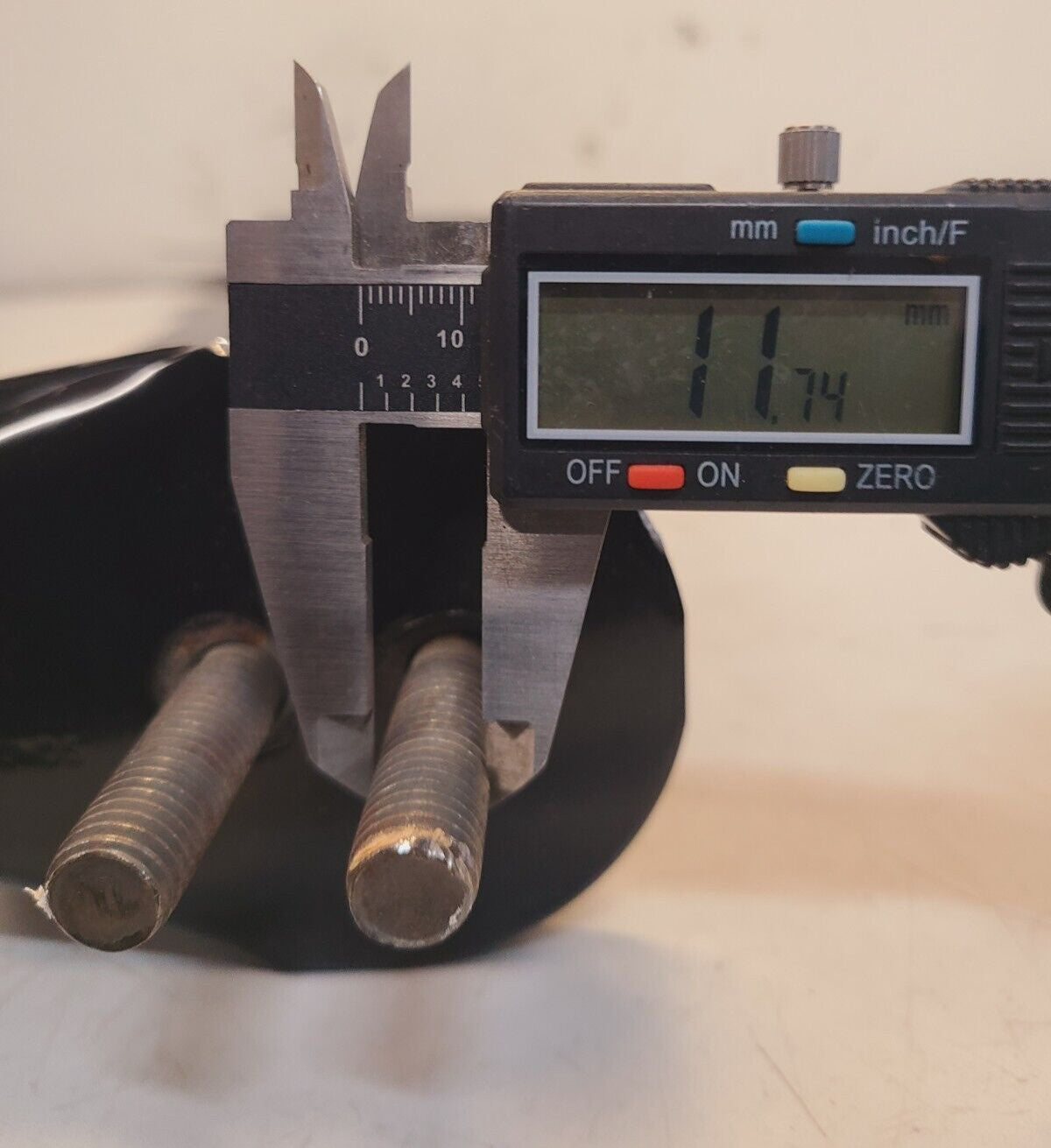 Fleet Engineers Muskegon Spring Loaded Mud Flap Hanger FB-27