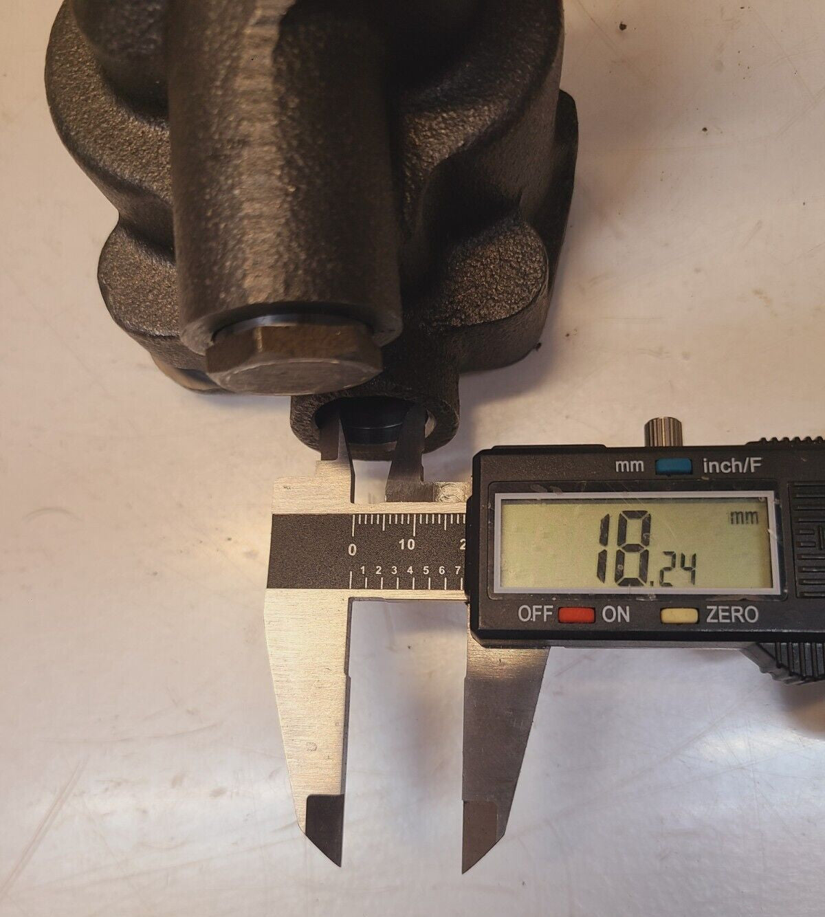 Engine Oil Pump D100-414 | HM54 96100A | 426 4B