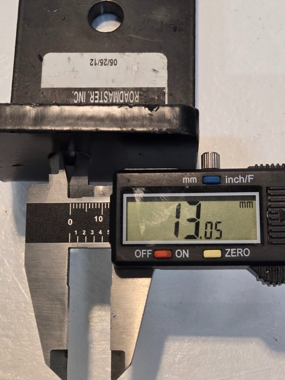 Roadmaster B666L Bracket for Sprinter Van | 6-1/4" x 2-3/4" x 2-1/2"