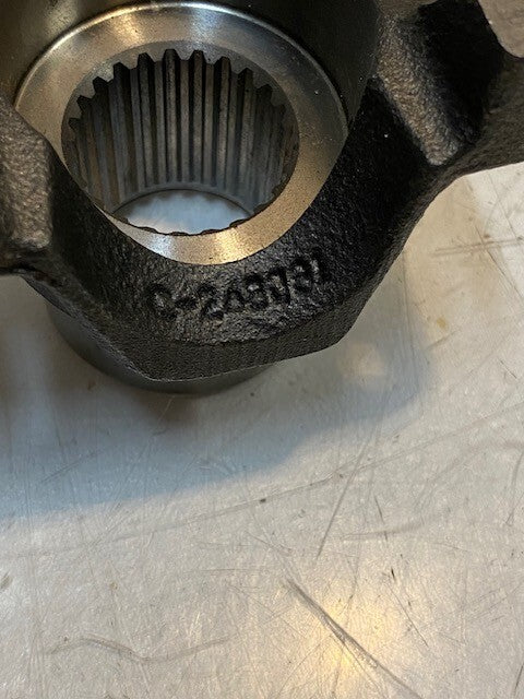 End Yoke C-268391 | 3-5/8" L 2-1/2" W 32mm Bore 8mm Bolt Holes 24-Spline