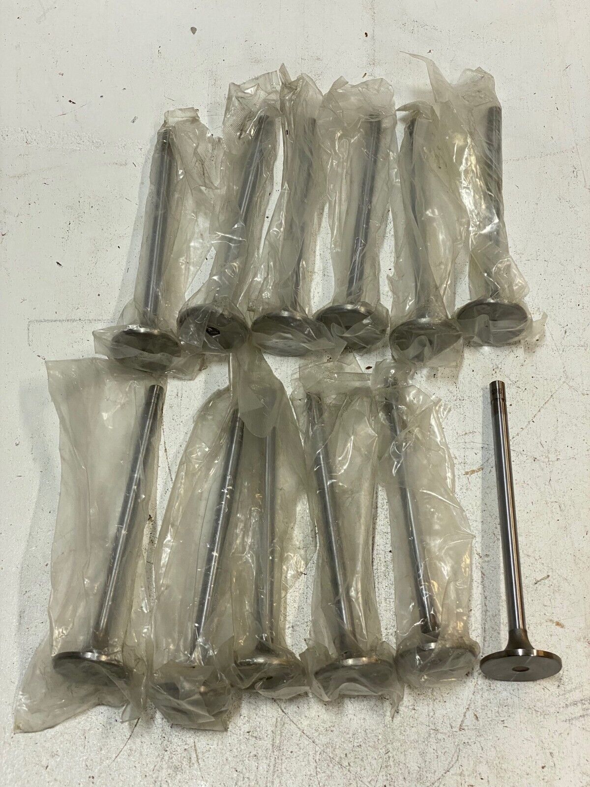 12 Qty of 01928S H0710 Engine Valves 7" Length (12 Quantity)