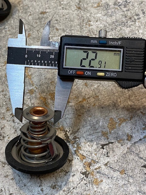 4 Quantity of Moto Rad Engine Coolant Thermostats 48mm OD 8mm ID (4 Quantity)