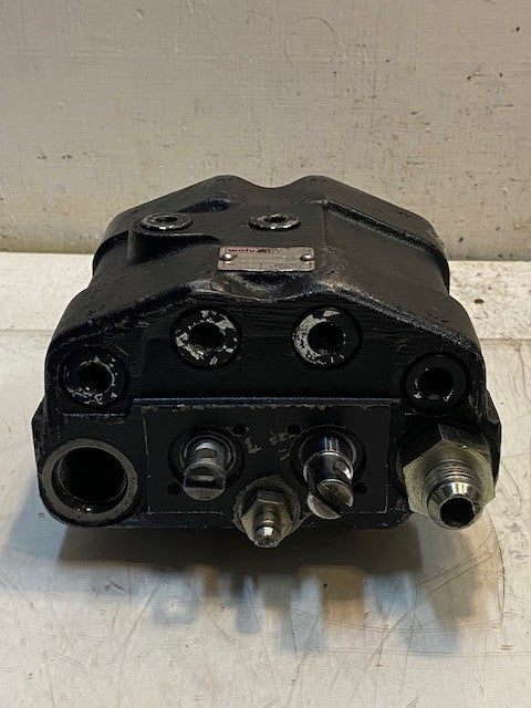 Walvoil Hydraulic Control Valve 10C239 | P9803821
