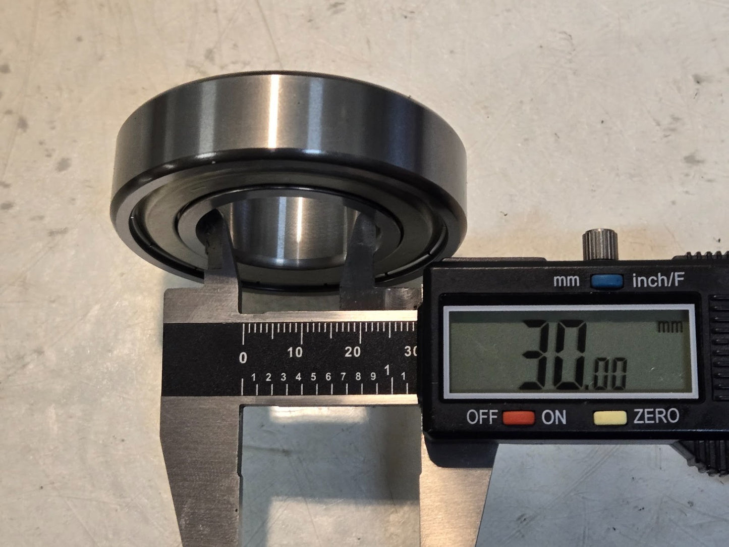 2 Quantity of NSK Metal Shielded Bearings 6206Z | 62 mm OD x 30 mm Bore (2 Qty)