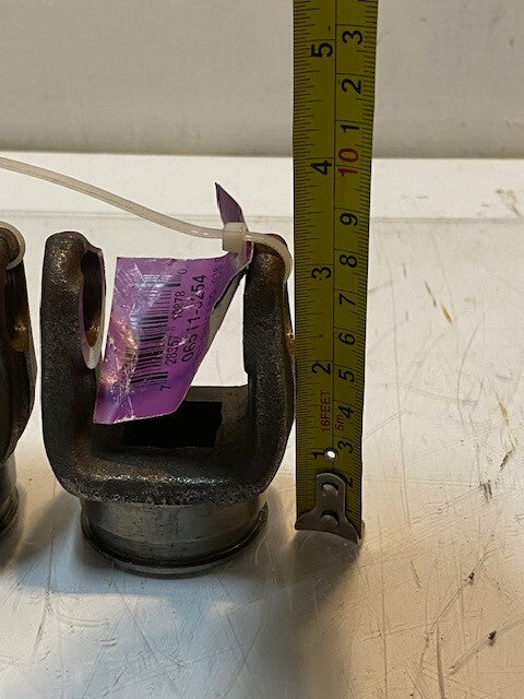 2 Quantity of Weasler 06511-3254 Yoke .675 Shaft .938/.9 Square (2 Quantity)