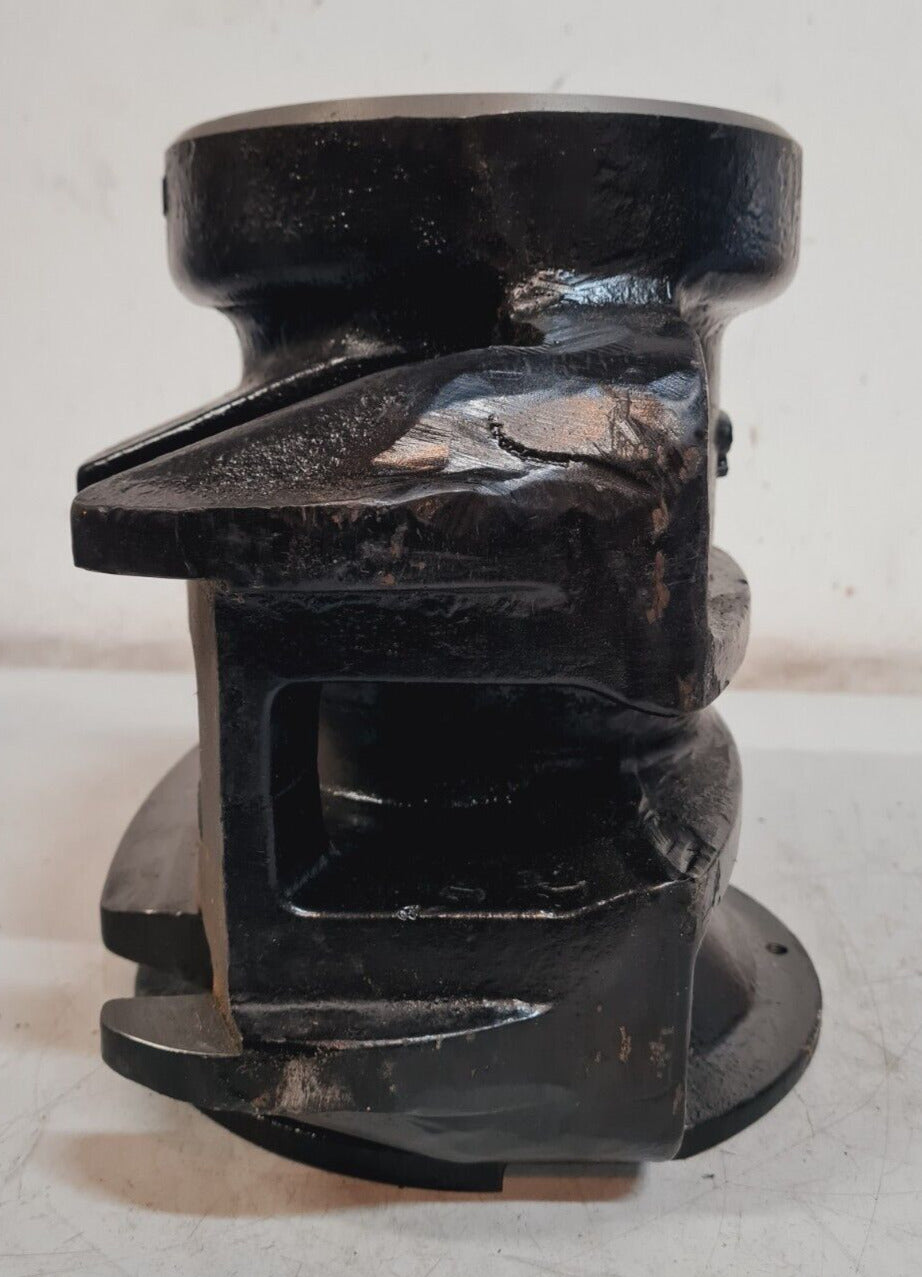 Mack Rear Trunnion for Commercial Truck 4"x4" | 39QK54 | 4FC4