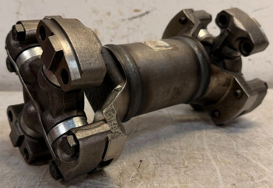 Heavy-Duty Driveshaft Assembly With Universal Joints And End Yokes