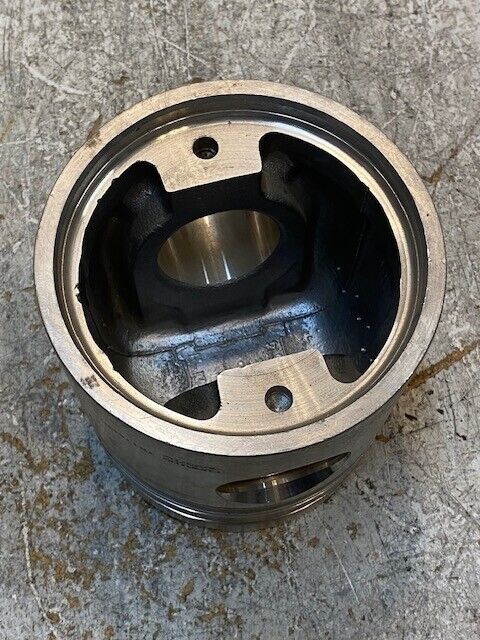 Cummins Piston 3095702 | JEP84621 | 5-1/4" Dia 6-1/4" Tall