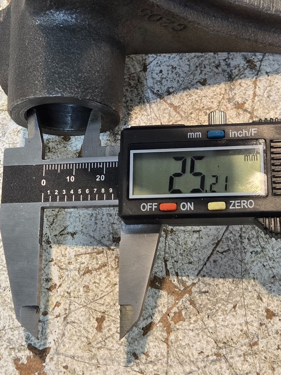 Transmission Shift Fork C205-66-6 A | D6A | 05 384