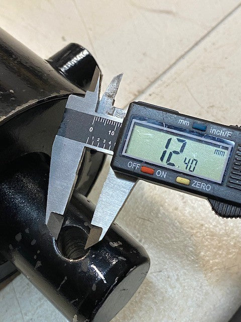 Hydraulic Cylinder 33-1/2" Long 5" Diameter 45mm Shaft 12mm Bore 27mm Bore