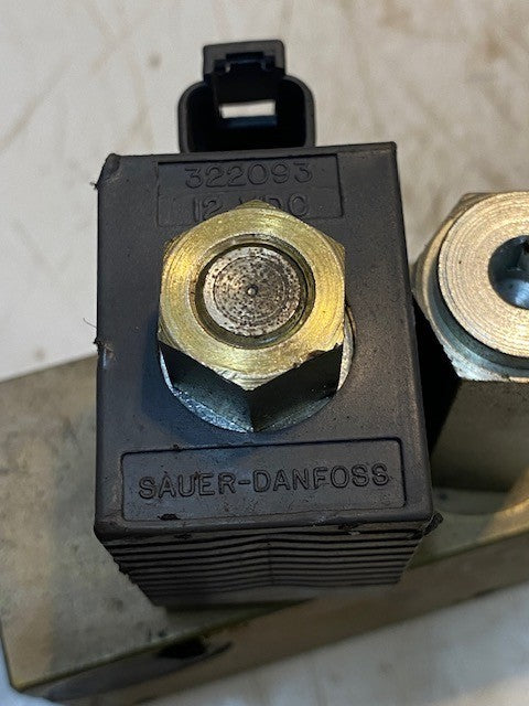 Sauer Danfoss Bobcat Valve 2310-7, 223564 B, CP12548, AE0910A, AE0410C