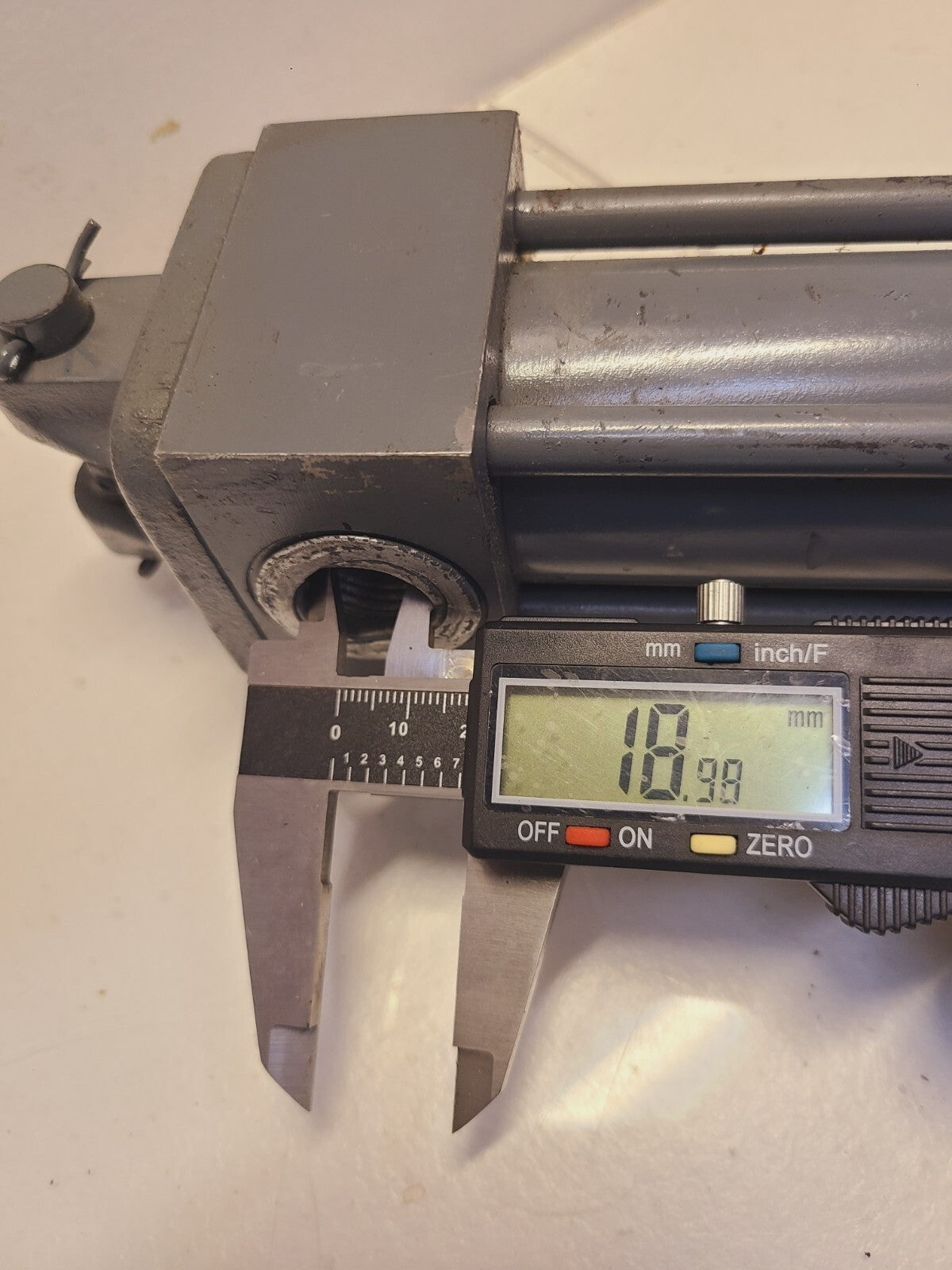 Hahn & Clay Hydraulic Cylinder 2B-641-00 Bore 1.50 Stroke 6.0 Rod 100 | 5000PSI