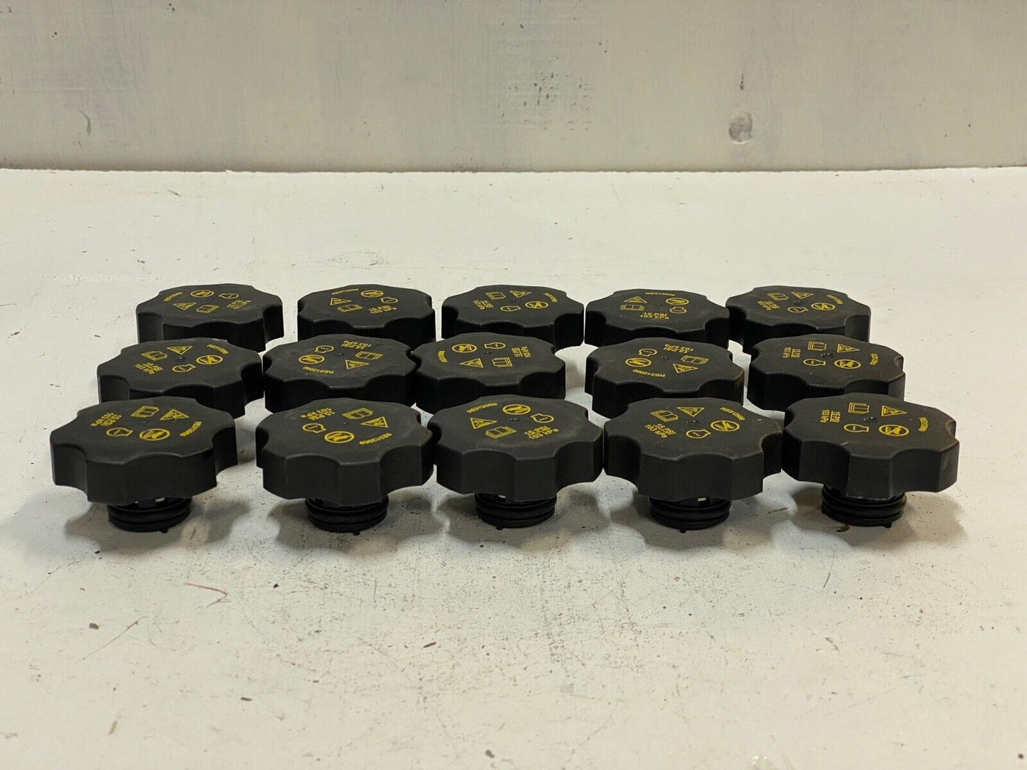 15 Pack of John Deere Filler Caps RE312969 15Psi 103kPa (15 Quantity)