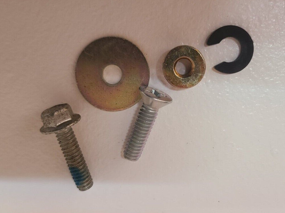 Harley-Davidson Dyna Seat Adjustable Rider Backrest Kit 53042-01A