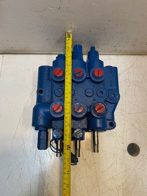 Skid Steer Hydraulic Control Auxiliary Valve Loader 02357021 | 34673 ABP