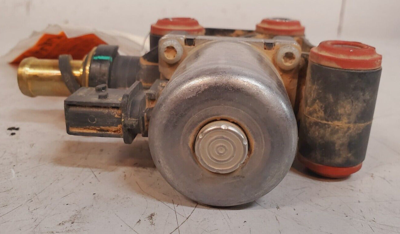 Kubota Coolant Valve for DEF Header 1J508-19600 | 82371169 | 12V DAMAGED