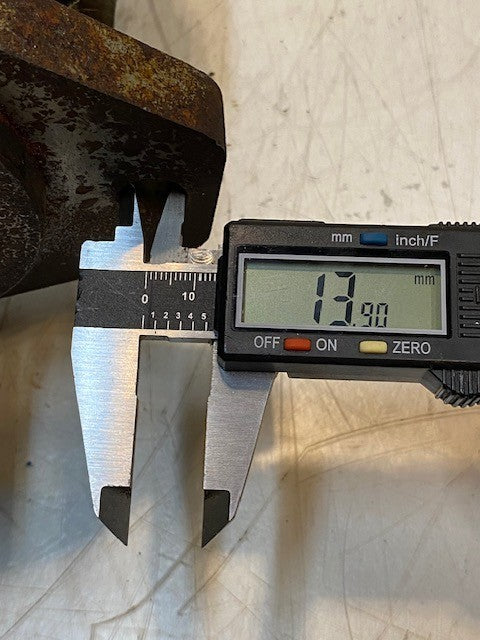 Hydraulic Pump 43004 | 14-1/4" L 6-3/4" W 6" H 14mm Bolt Holes