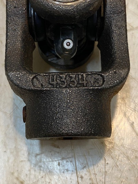Universal Joint U-Joint Shaft Coupling 4334 Double Yoke Design